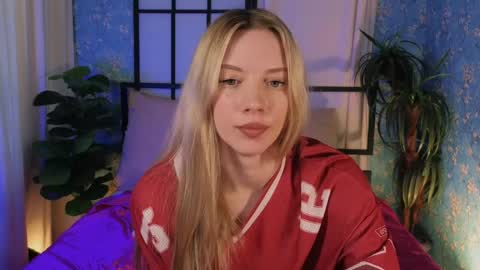 katt_yy online show from April 7, 5:09 am