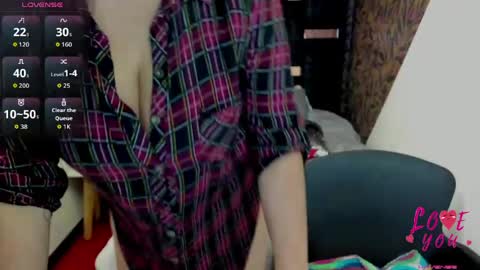 K A T T E  online show from April 24, 7:49 pm