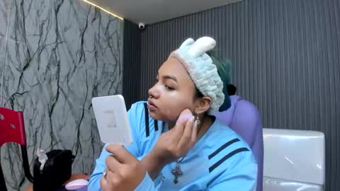 katteyes_ online show from March 23, 8:15 pm