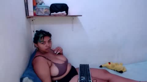 katteyes_ online show from May 13, 10:37 pm