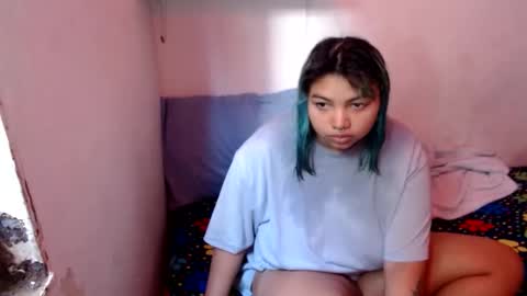 katteyes_ online show from May 19, 6:59 pm