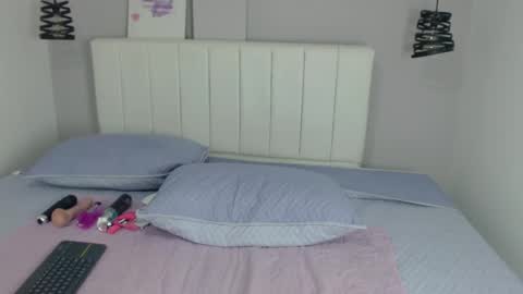 Katia online show from October 7, 1:04 pm