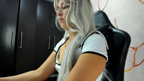 kattyleblanc_ online show from January 23, 12:30 pm