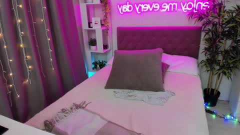 Kate online show from December 7, 7:38 am