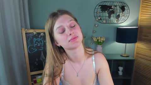 katymeaw online show from May 14, 2:06 am