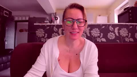 Katy online show from March 24, 6:19 am