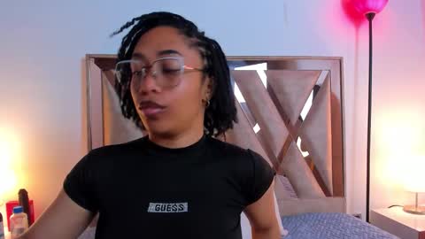 katyortiz online show from February 16, 11:43 am