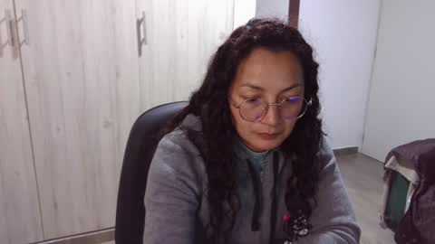  Khawit  online show from January 4, 4:44 am