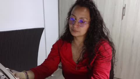  Khawit  online show from December 27, 12:29 am