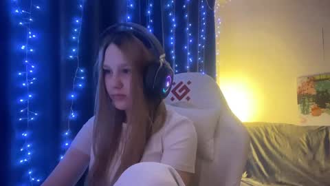 Amia online show from May 19, 6:48 pm