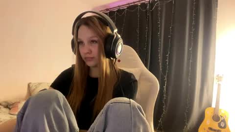 Amia online show from April 30, 8:57 pm