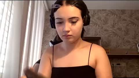 Mary online show from August 2, 10:18 am