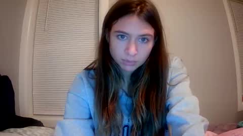 kaylaelizabeth97 online show from February 18, 2:54 am