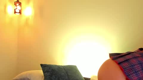      K A Y L A      online show from September 9, 1:33 pm