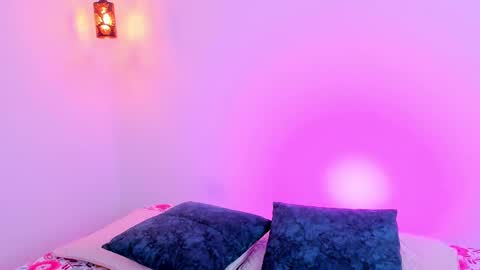      K A Y L A      online show from September 27, 6:04 pm