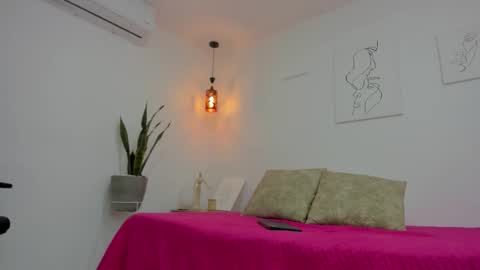      K A Y L A      online show from November 3, 1:26 pm