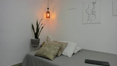      K A Y L A      online show from November 18, 1:34 pm