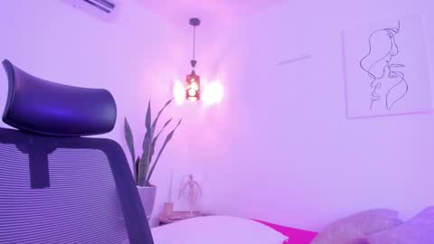      K A Y L A      online show from November 12, 7:12 pm