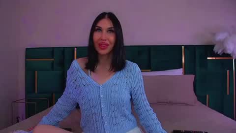 Kayla online show from July 25, 6:15 pm