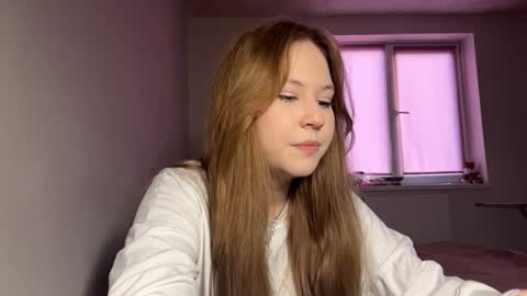 Nyelle online show from March 24, 3:39 pm