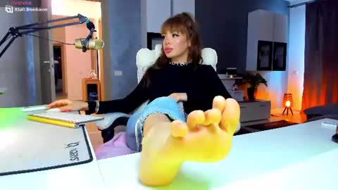 kaylee online show from July 10, 1:33 pm