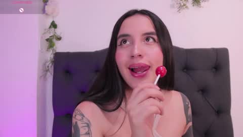kaylee_lee online show from May 6, 3:54 am