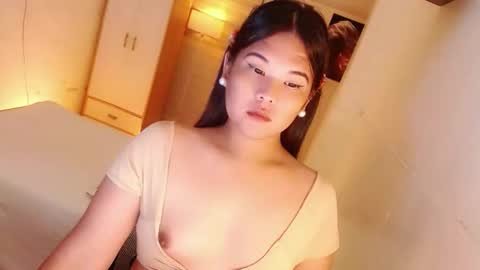 Y O U R        F U T U R E       K A Y L E E  online show from September 24, 1:48 am