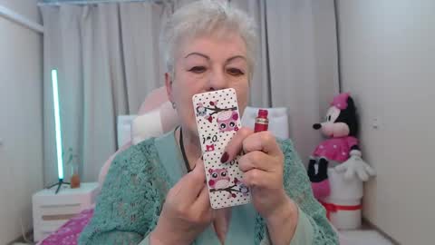 kaylesmoll online show from May 12, 6:47 pm