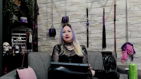 Miss Kazia online show from January 11, 1:43 am