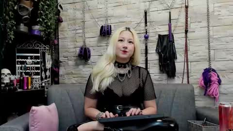 Miss Kazia online show from October 9, 11:31 pm