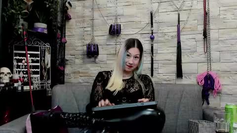 Miss Kazia online show from March 6, 2:17 am