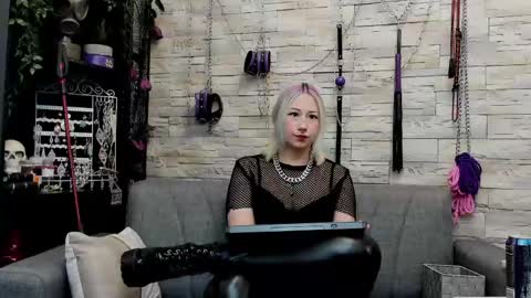 Miss Kazia online show from May 7, 1:32 am