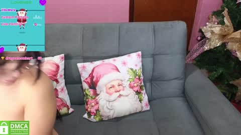Snapshot of keeiity_moon chatting on December 28, 3:04 pm keeiity_moon online show from December 28, 3:04 pm
