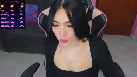 Snapshot of keeiity_moon chatting on March 7, 2:12 pm keeiity_moon online show from March 7, 2:12 pm