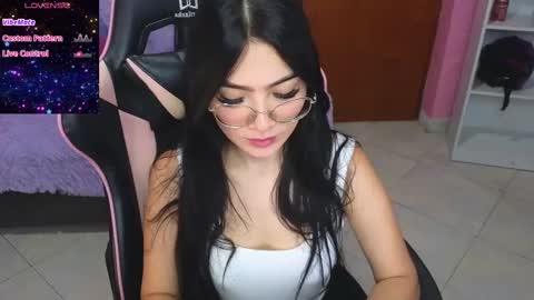 Snapshot of keeiity_moon chatting on February 21, 2:16 pm keeiity_moon online show from February 21, 2:16 pm