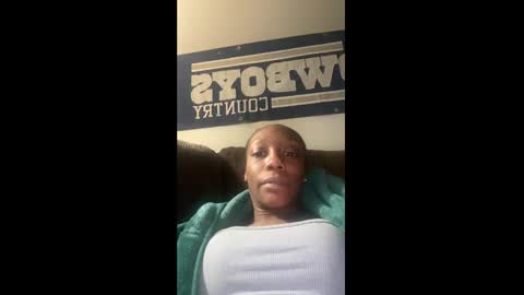 Snapshot of keephimcum69me chatting on December 12, 9:19 am Keephimcum69me online show from December 12, 9:19 am