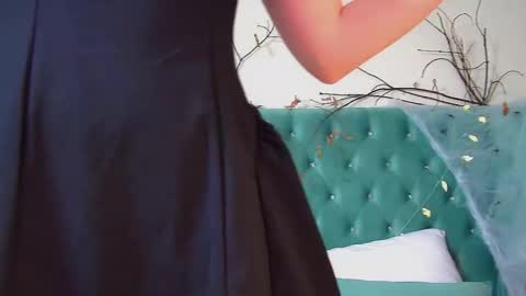 Keira online show from November 2, 6:17 am