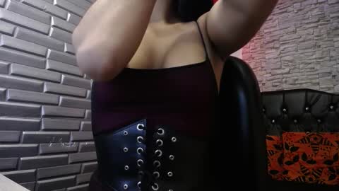  K E I Z Y  online show from February 25, 12:26 pm