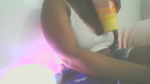 kell474767 online show from April 7, 6:43 pm