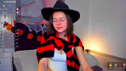 Kelly online show from October 27, 1:56 am