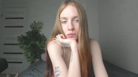 kelly_gerzikaaa online show from May 8, 3:15 pm