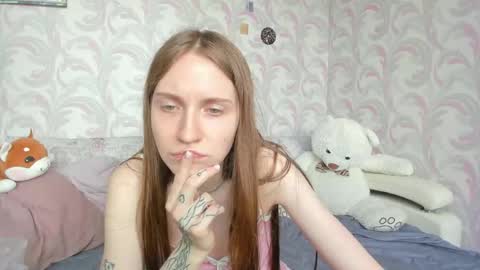 kelly_gerzikaaa online show from May 26, 7:08 am