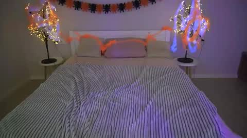 Kelly online show from October 30, 3:24 pm