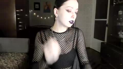 Snapshot of kellydark0111 chatting on December 18, 3:55 pm Mistress  online show from December 18, 3:55 pm