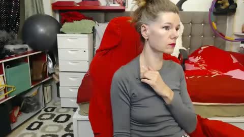 kelly online show from January 12, 8:36 pm