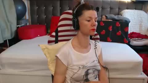 kelly online show from May 22, 8:23 am