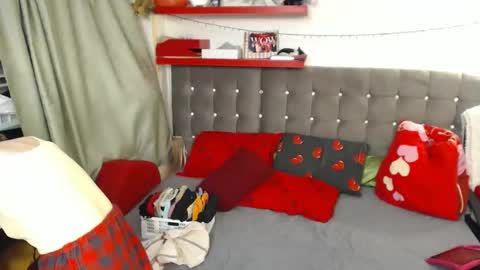kelly online show from May 11, 1:08 am