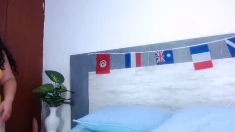 KELLY LUNA  online show from July 10, 7:36 pm