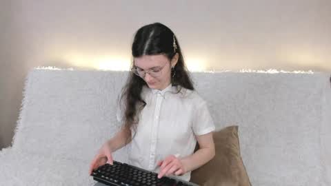 Kelsirabenold online show from May 18, 4:51 am
