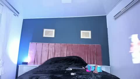 Kendal online show from May 11, 11:57 pm